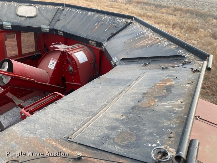 image for item DL1271 2007 Case IH 2588  combine