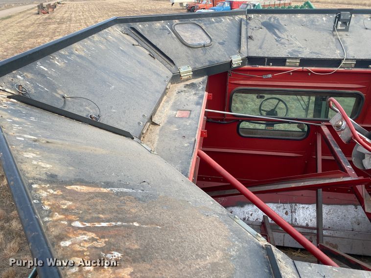 image for item DL1271 2007 Case IH 2588  combine