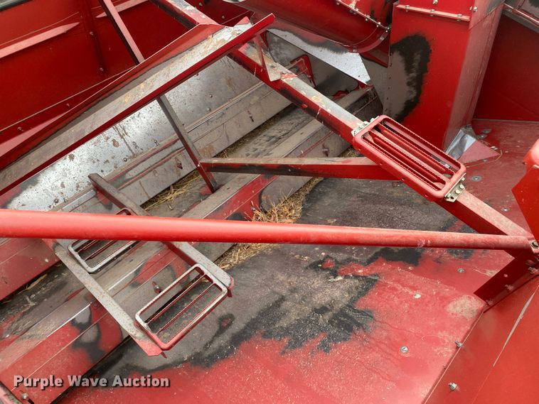 image for item DL1271 2007 Case IH 2588  combine
