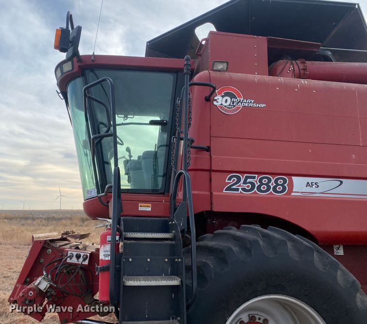 image for item DL1271 2007 Case IH 2588  combine
