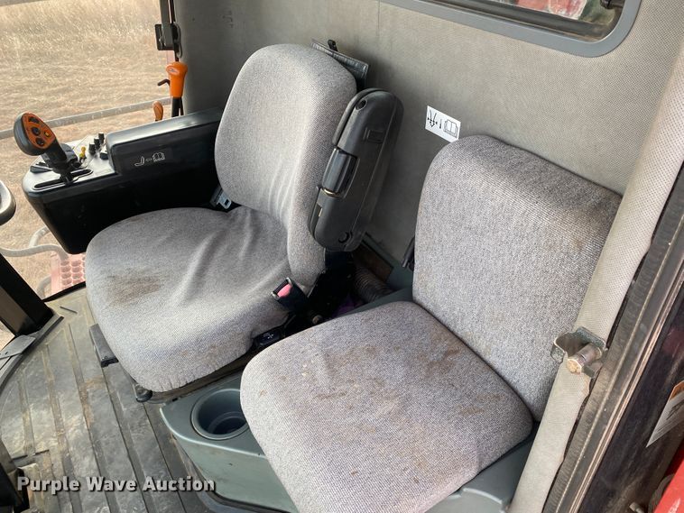 image for item DL1271 2007 Case IH 2588  combine