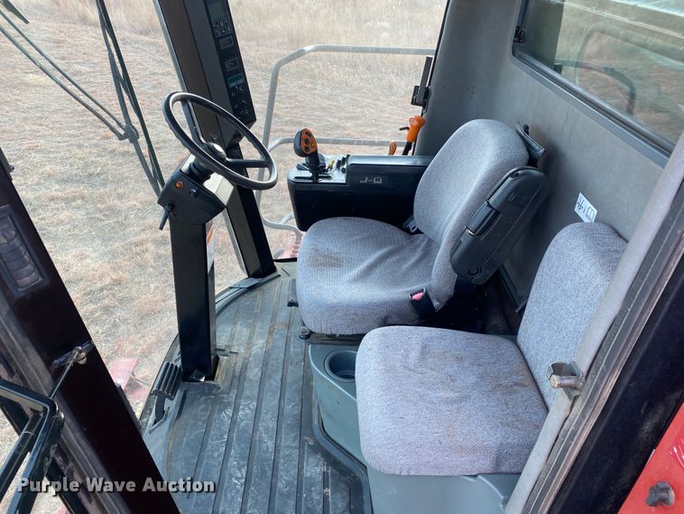 image for item DL1271 2007 Case IH 2588  combine