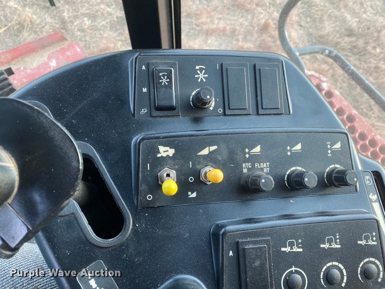 image for item DL1271 2007 Case IH 2588  combine