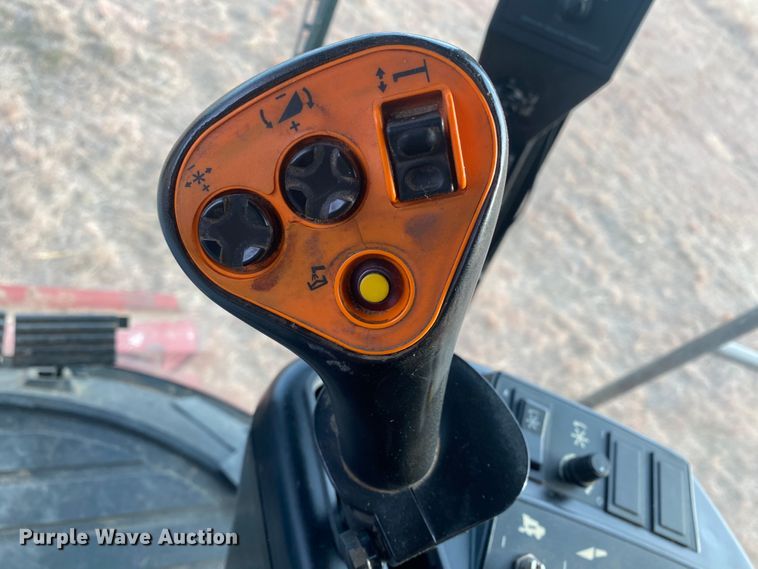 image for item DL1271 2007 Case IH 2588  combine