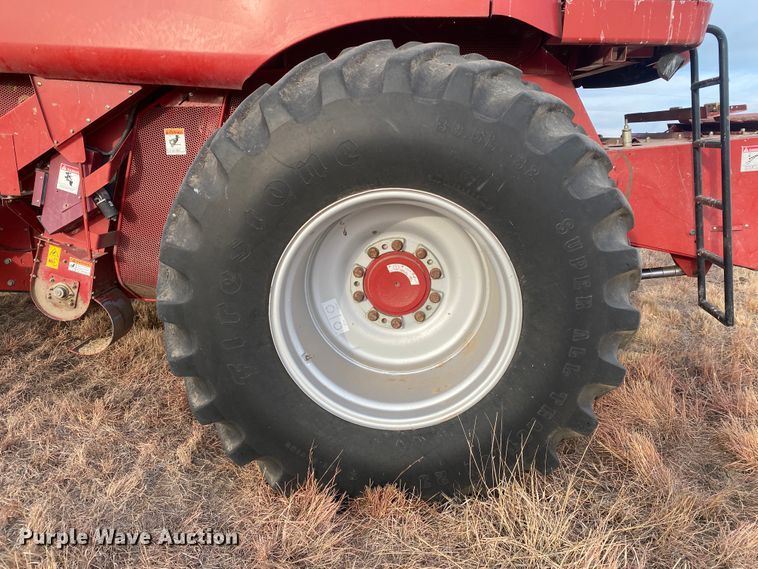 image for item DL1271 2007 Case IH 2588  combine