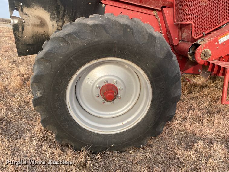 image for item DL1271 2007 Case IH 2588  combine