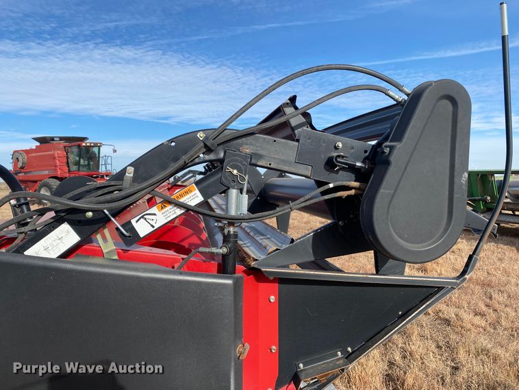 image for item DL1272 2007 Case IH 1010  rigid head