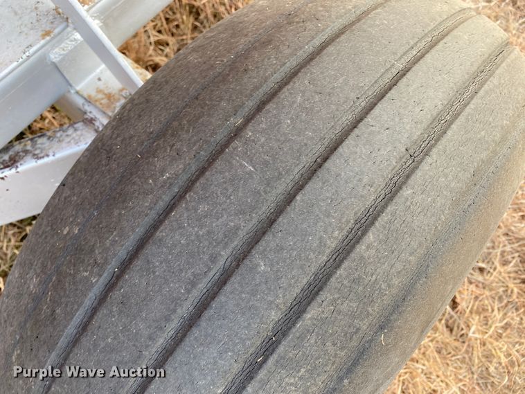 image for item DL1272 2007 Case IH 1010  rigid head