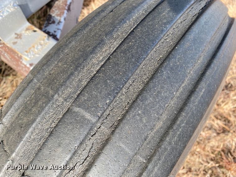 image for item DL1272 2007 Case IH 1010  rigid head