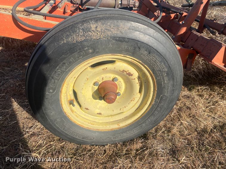 image for item DL1273 Spike tooth harrow