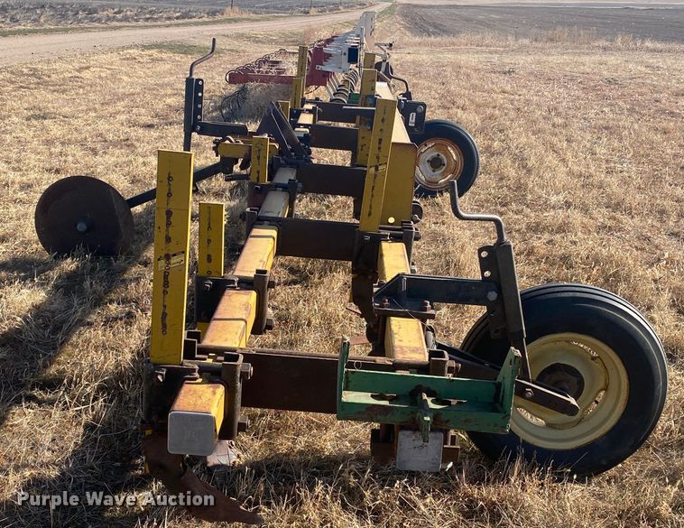 image for item DL1279 Row crop cultivator