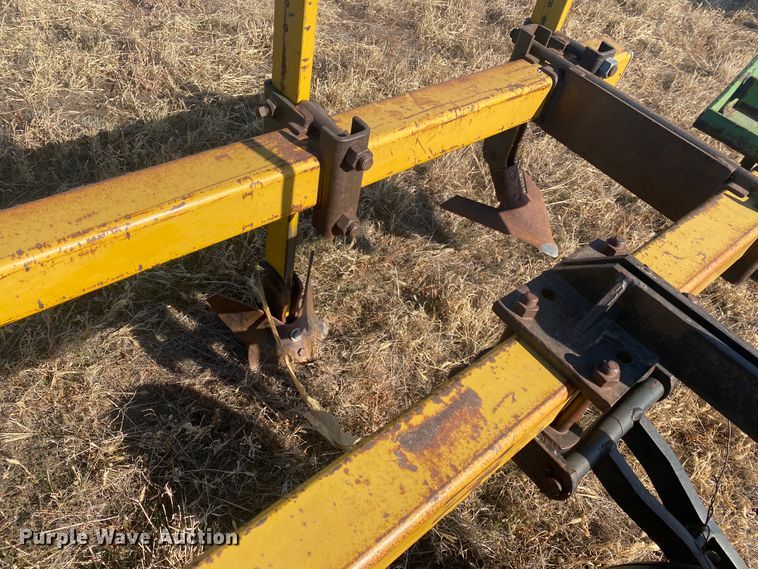 image for item DL1279 Row crop cultivator