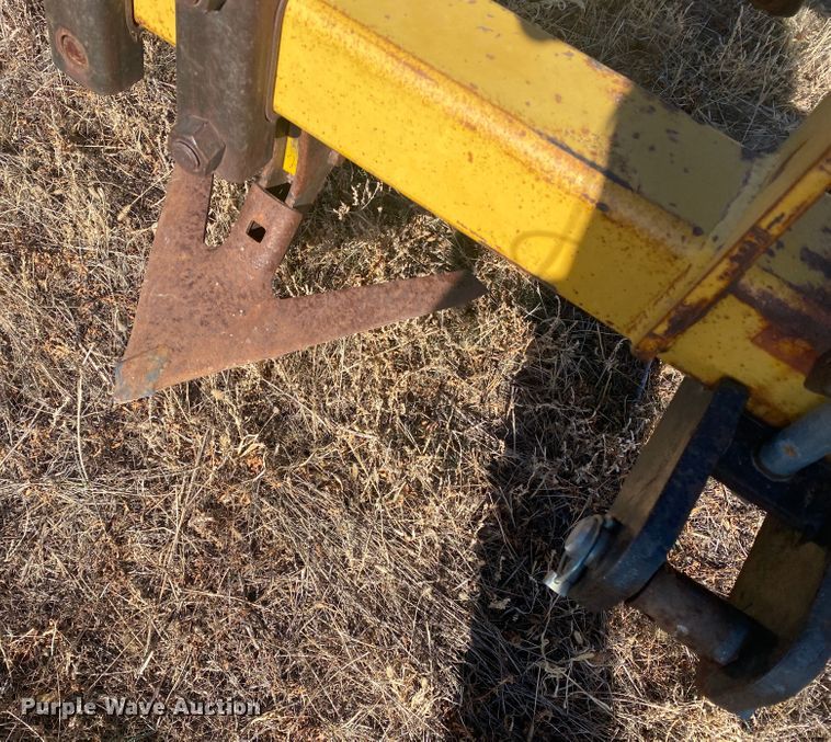 image for item DL1279 Row crop cultivator