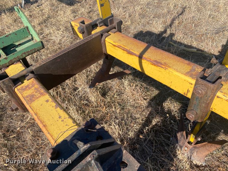 image for item DL1279 Row crop cultivator