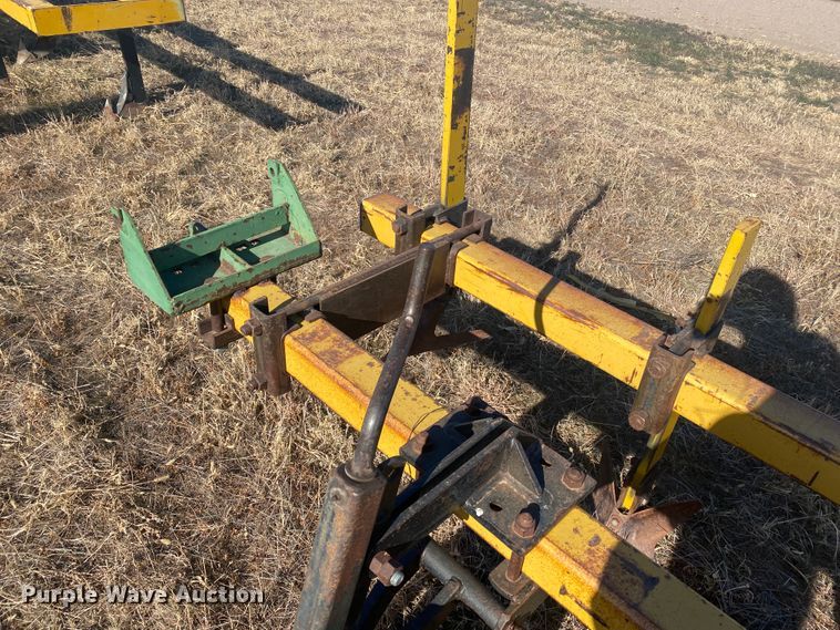 image for item DL1279 Row crop cultivator