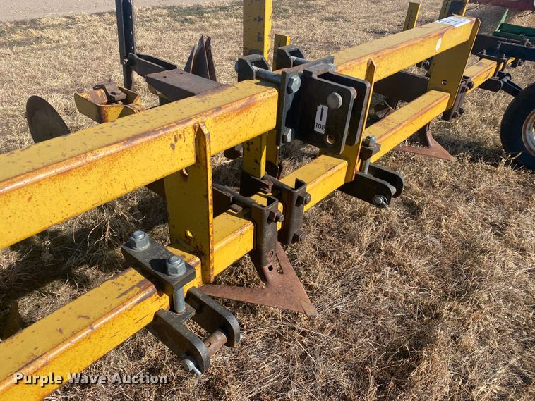 image for item DL1279 Row crop cultivator