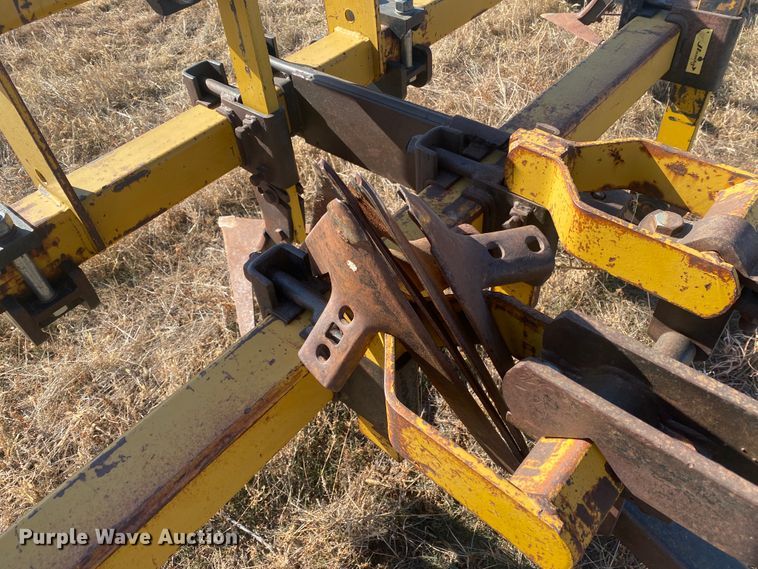 image for item DL1279 Row crop cultivator