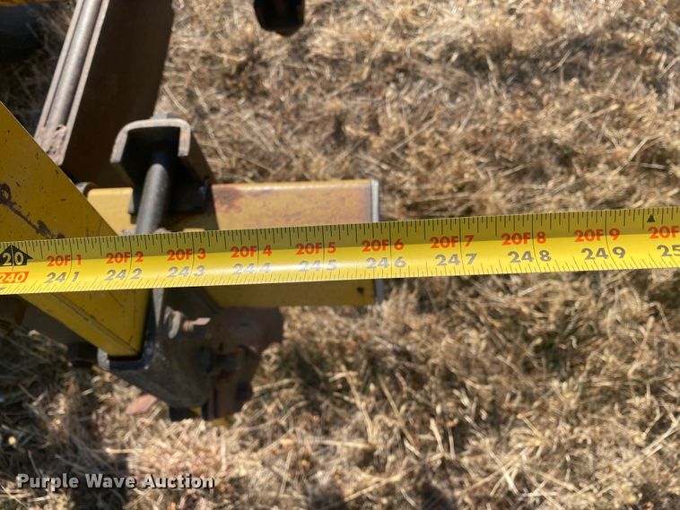 image for item DL1279 Row crop cultivator