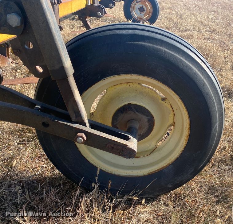 image for item DL1279 Row crop cultivator