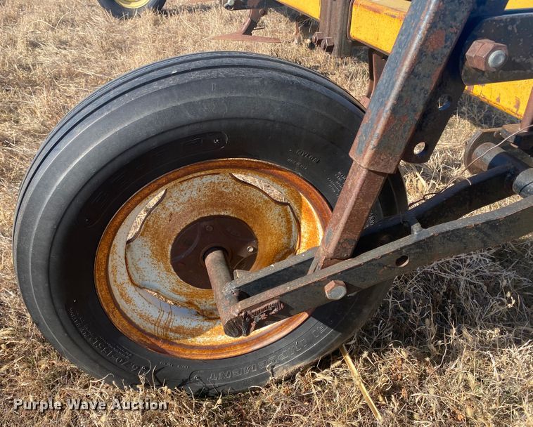 image for item DL1279 Row crop cultivator