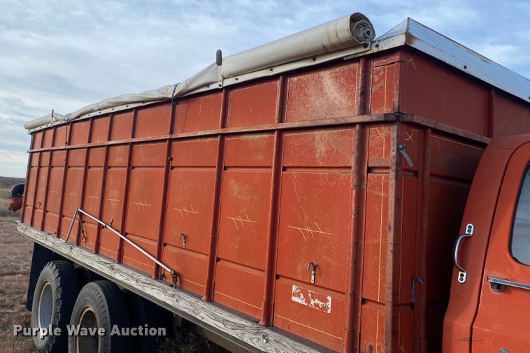 image for item DL1284 1973 GMC 6500  grain truck