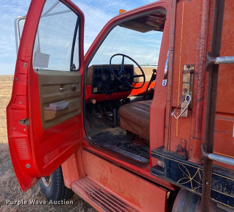 image for item DL1284 1973 GMC 6500  grain truck