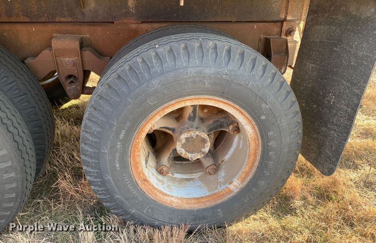 image for item DL1284 1973 GMC 6500  grain truck