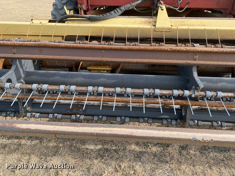 image for item DL1286 2001 New Holland HW320  windrower