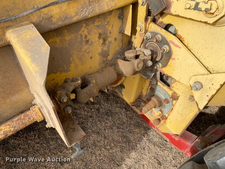 image for item DL1286 2001 New Holland HW320  windrower