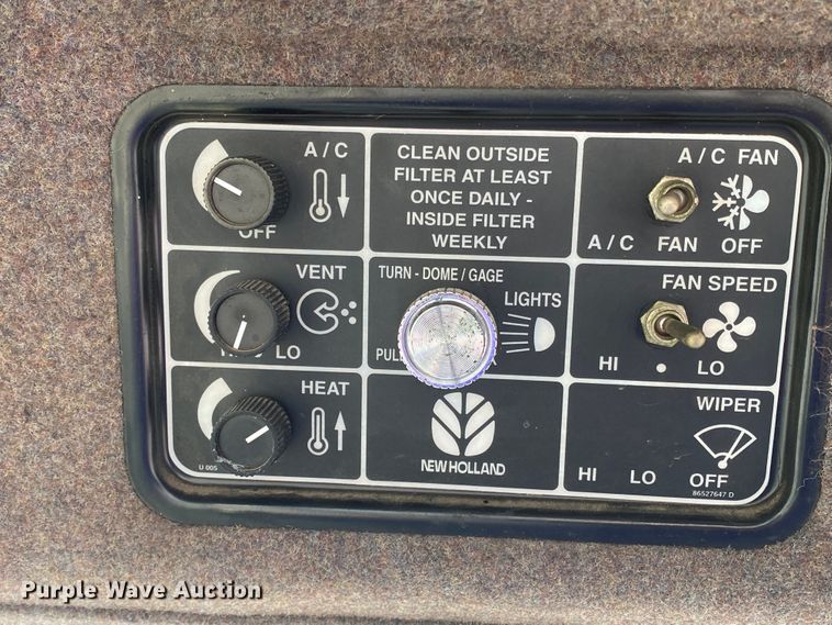 image for item DL1286 2001 New Holland HW320  windrower