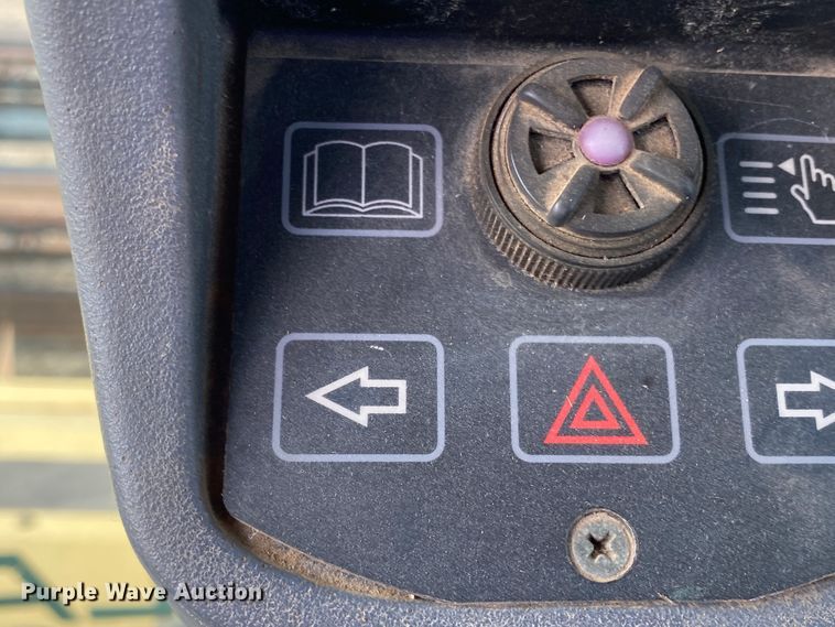 image for item DL1286 2001 New Holland HW320  windrower