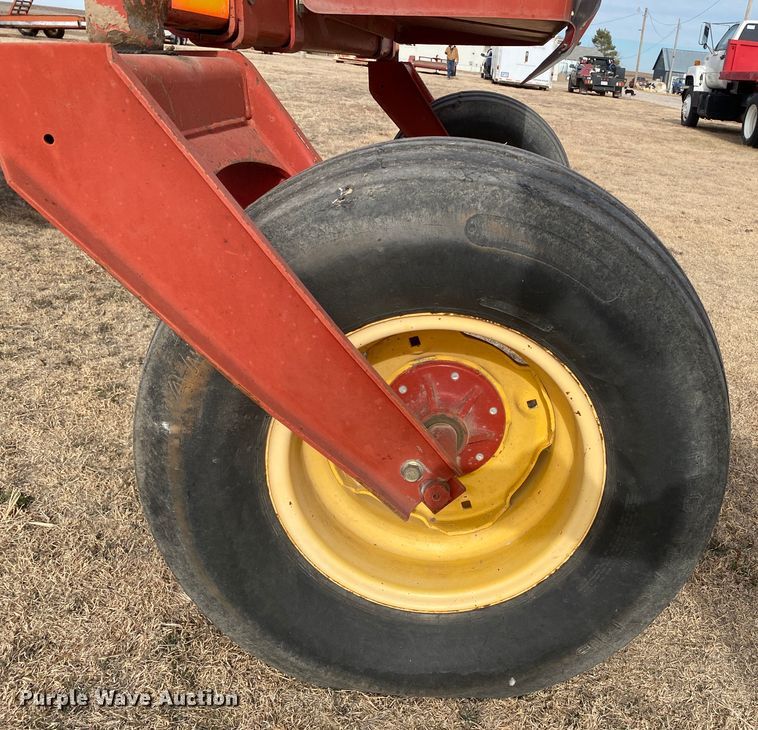 image for item DL1286 2001 New Holland HW320  windrower