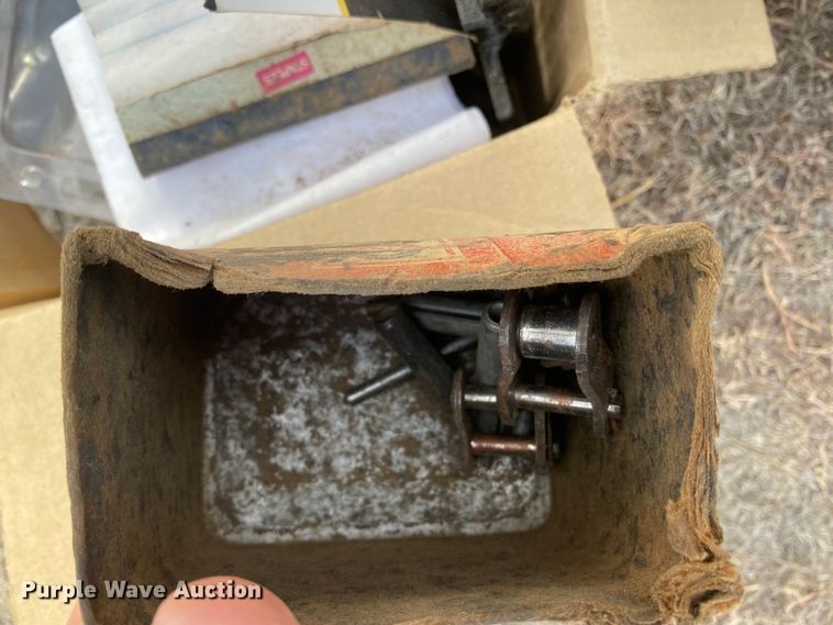 image for item DL1286 2001 New Holland HW320  windrower