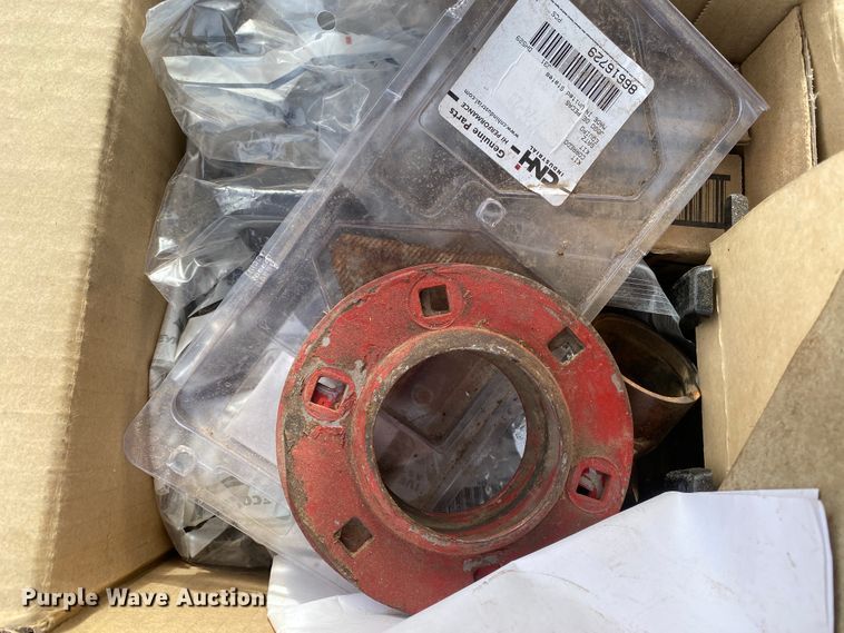 image for item DL1286 2001 New Holland HW320  windrower