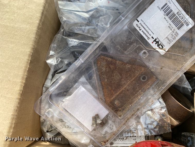 image for item DL1286 2001 New Holland HW320  windrower