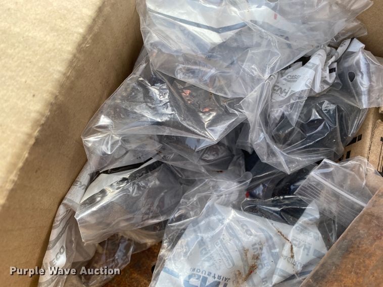 image for item DL1286 2001 New Holland HW320  windrower