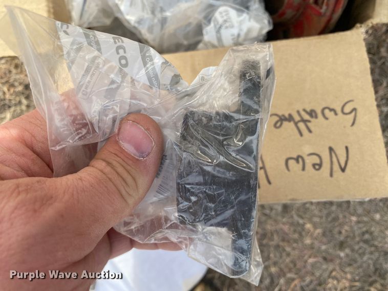 image for item DL1286 2001 New Holland HW320  windrower