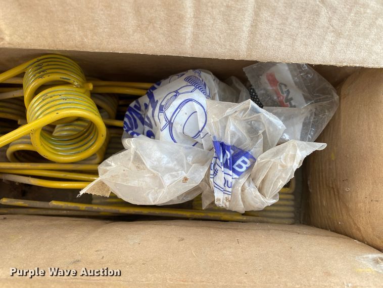 image for item DL1286 2001 New Holland HW320  windrower