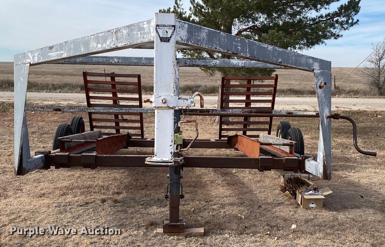 image for item DL1286 2001 New Holland HW320  windrower