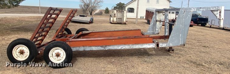 image for item DL1286 2001 New Holland HW320  windrower