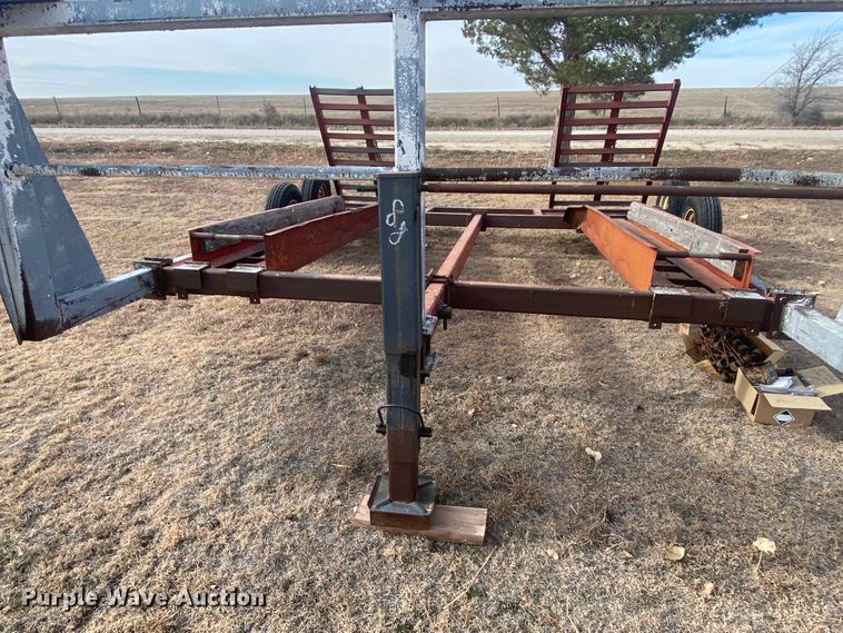 image for item DL1286 2001 New Holland HW320  windrower