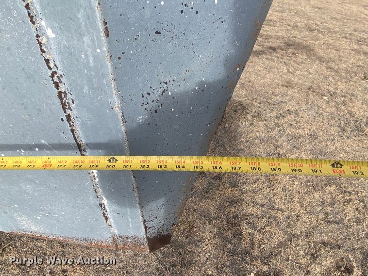 image for item DL1286 2001 New Holland HW320  windrower