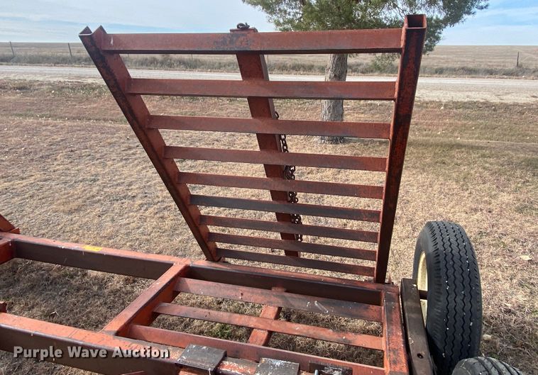 image for item DL1286 2001 New Holland HW320  windrower