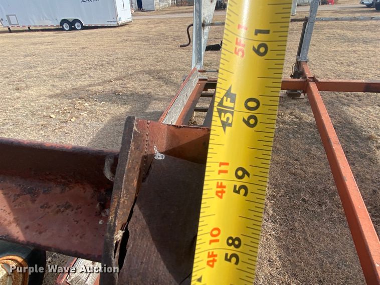 image for item DL1286 2001 New Holland HW320  windrower