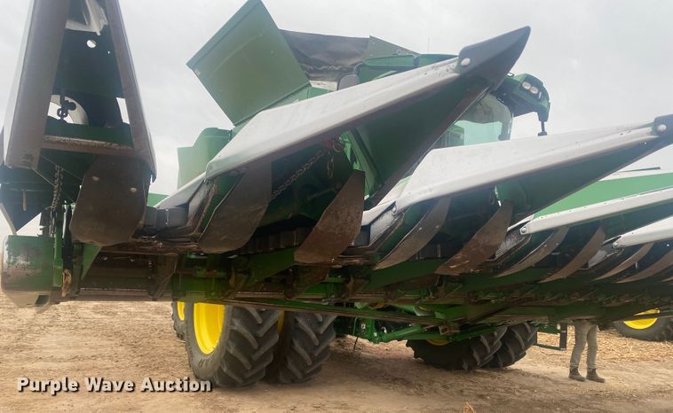 image for item DL1291 John Deere 653A  all-crop head