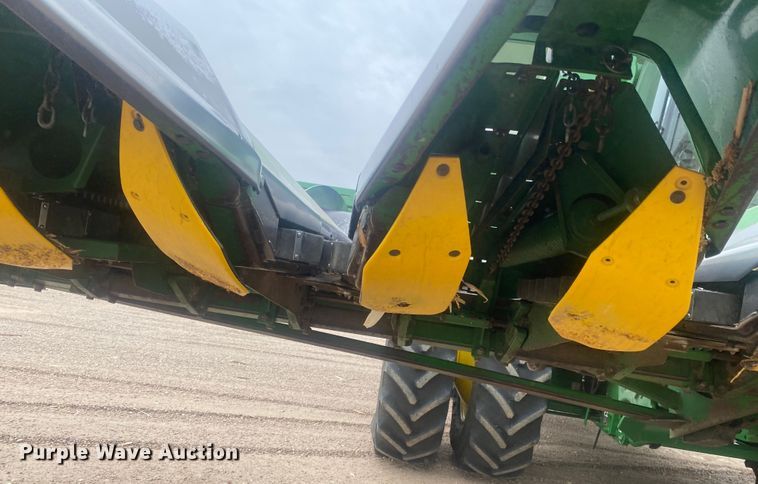 image for item DL1292 John Deere 853A  all-crop head