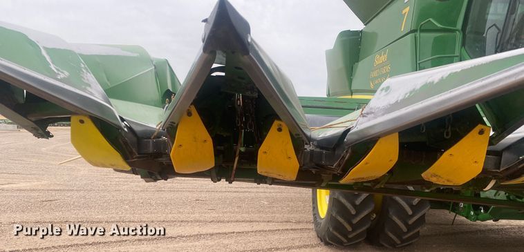 image for item DL1292 John Deere 853A  all-crop head