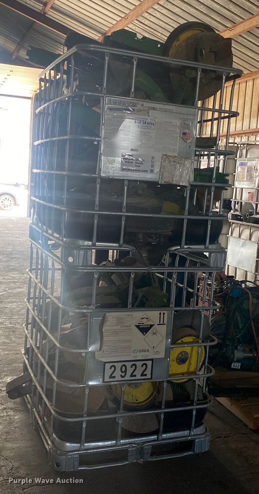 image for item DL1302 Planter row units