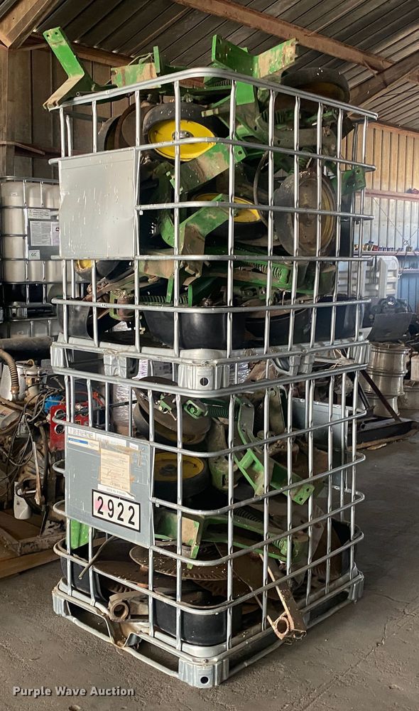 image for item DL1302 Planter row units