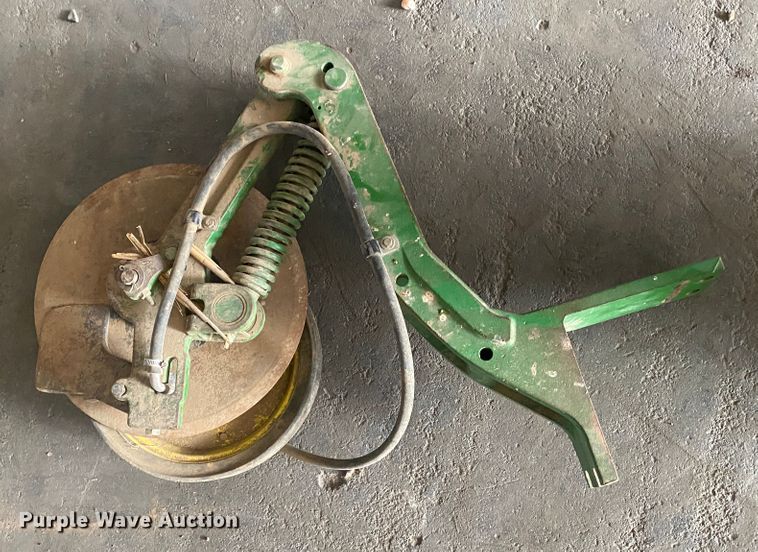 image for item DL1302 Planter row units